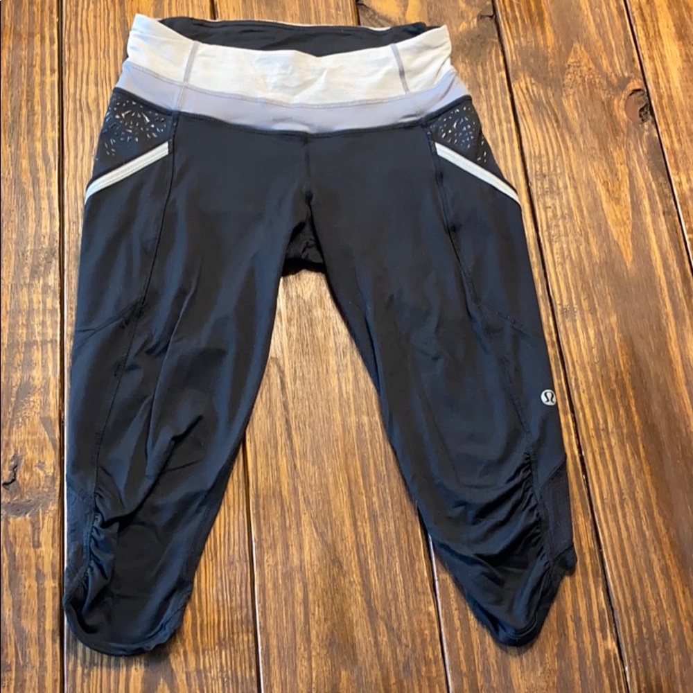 Cute Size 4 Lulu Workout Capri!